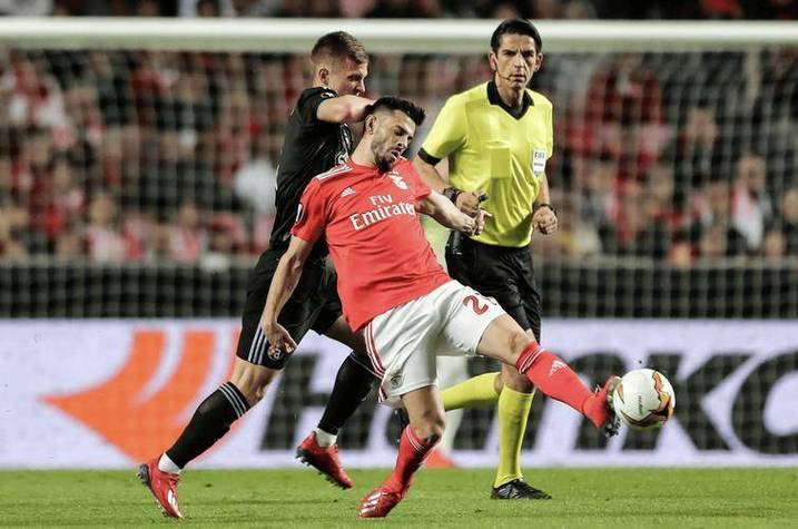 模拟器试玩-清晨葡超焦点战；武汉三镇遗憾出局；信心回归；临场指挥获称赞(武汉会战谁指挥的)