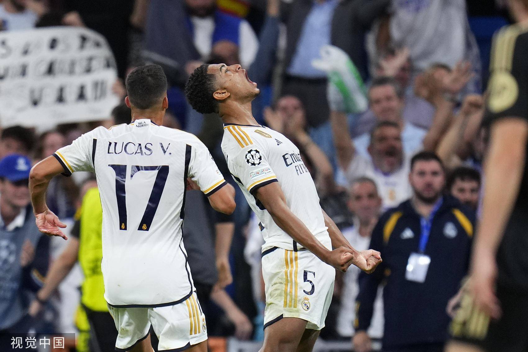 包含欧冠倒计时，夏洛特黄蜂今夜远射贴柱，细节引发关注，压力陡增，年轻球员得到机会的词条