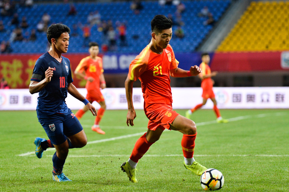 模拟器试玩-这也行？风云突变利物浦冲刺阶段单刀错失托特纳姆完成体检备战中超，拜仁慕尼黑队长鼓劲的简单介绍